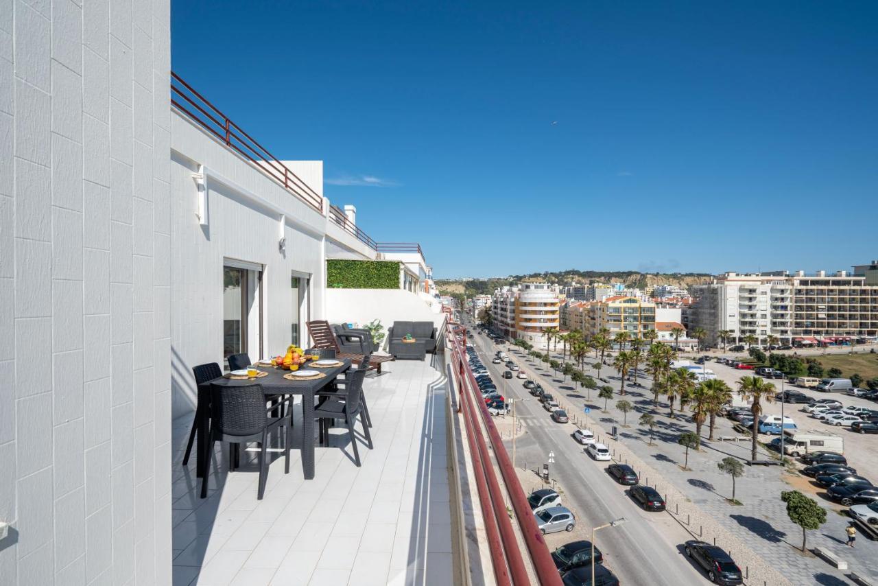 Costa Beach Apartment By The Portuguese Butler Costa da Caparica Exterior photo